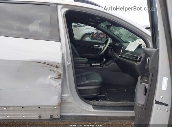 5XYK6CDFXRG156903 2024 KIA SPORTAGE Gray Widok wnętrza z przodu