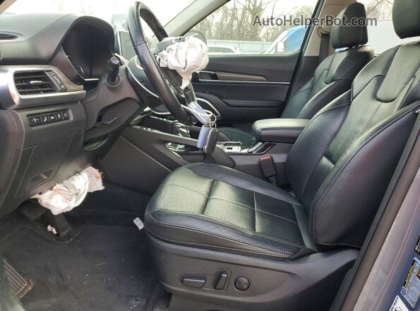 5XYP3DHC3LG069338 2020 KIA TELLURIDE Серебряный Вид салона спереди