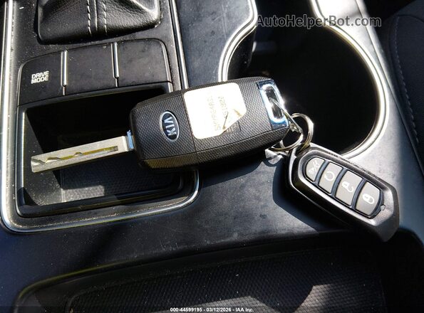 5XYPG4A35KG451920 2019 KIA SORENTO Серый Вид панели приборов