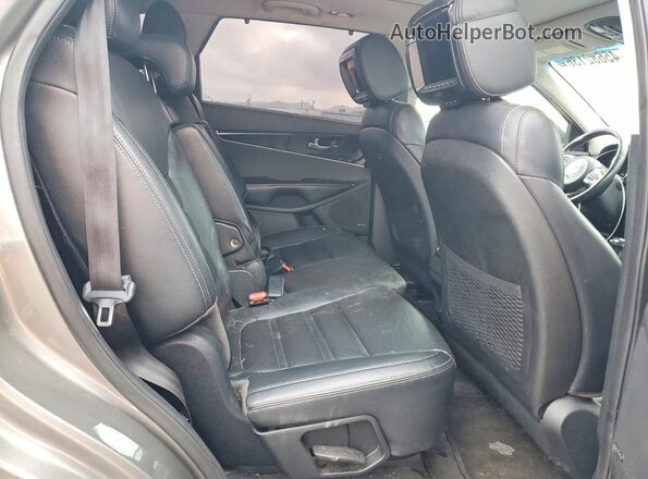 5XYPH4A52GG043932 2016 KIA SORENTO Gray Rear interior view
