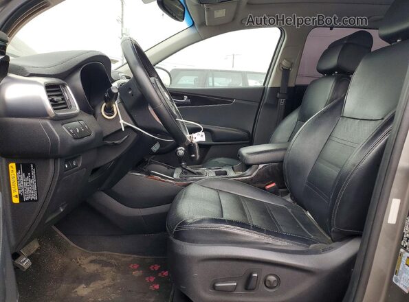 5XYPH4A52GG043932 2016 KIA SORENTO Gray Front interior view