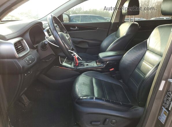 5XYPH4A56KG456672 2019 KIA SORENTO Серебряный Вид салона спереди