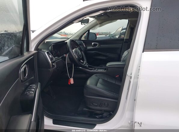 5XYRL4LC0PG234476 2023 KIA SORENTO Белый Вид салона спереди
