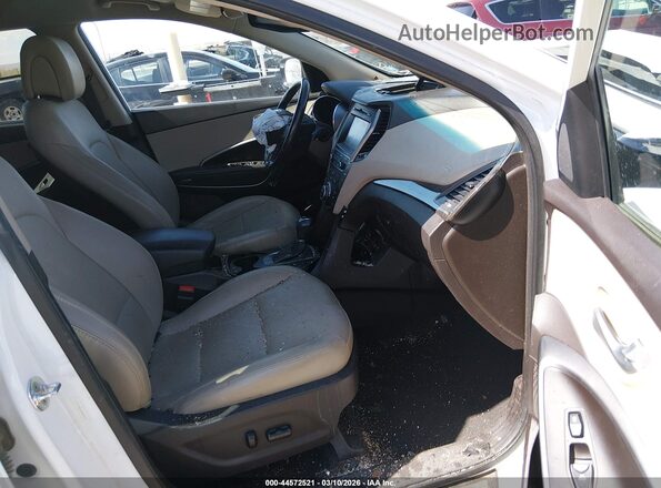5XYZUDLBXHG400752 2017 HYUNDAI SANTA FE SPORT Белый Вид салона спереди