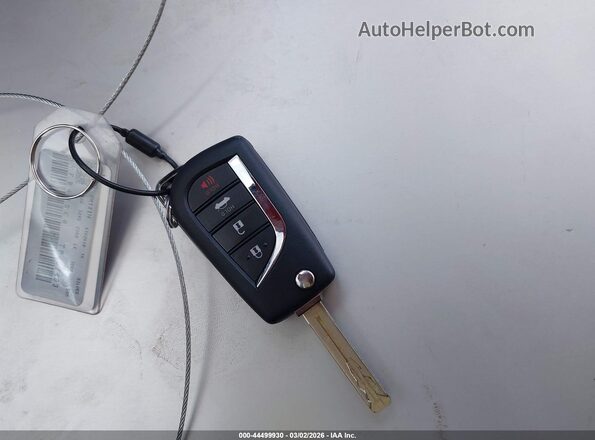 5YFB4MDE0TP407403 2026 TOYOTA LL Серебряный Вид панели приборов