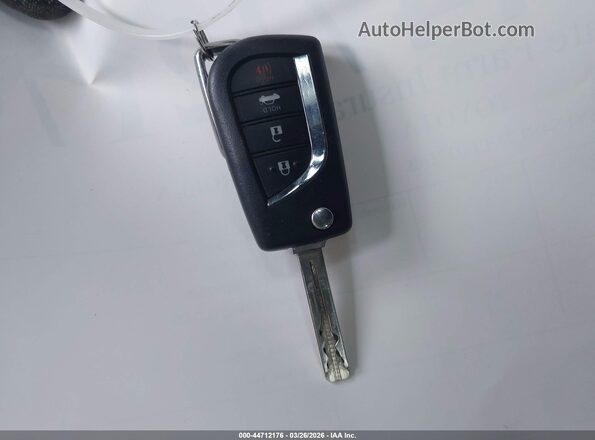 5YFS4RCE7LP037162 2020 TOYOTA LL Silver წინა პანელის ხედი