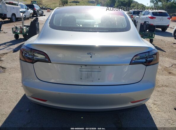 5YJ3E1EA2JF044123 2018 TESLA MODEL 3 Серебряный 