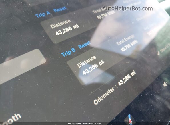 5YJ3E1EA9RF760156 2024 TESLA MODEL 3 Черный Вид задних сидений