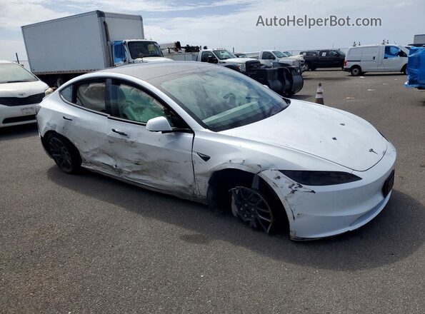 5YJ3E1EA9TF134792 2026 TESLA MODEL Белый Передняя правая четверть