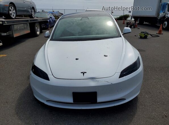 5YJ3E1EA9TF134792 2026 TESLA MODEL Белый Вид спереди
