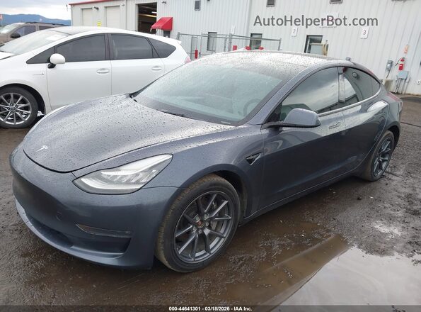 5YJ3E1EB0NF242942 2022 TESLA MODEL 3 Серый Передняя левая четверть