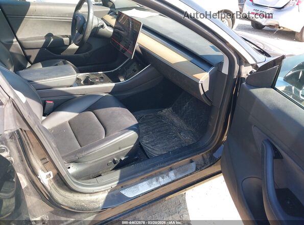 5YJ3E1EB1KF231041 2019 TESLA MODEL 3 Black Widok wnętrza z przodu