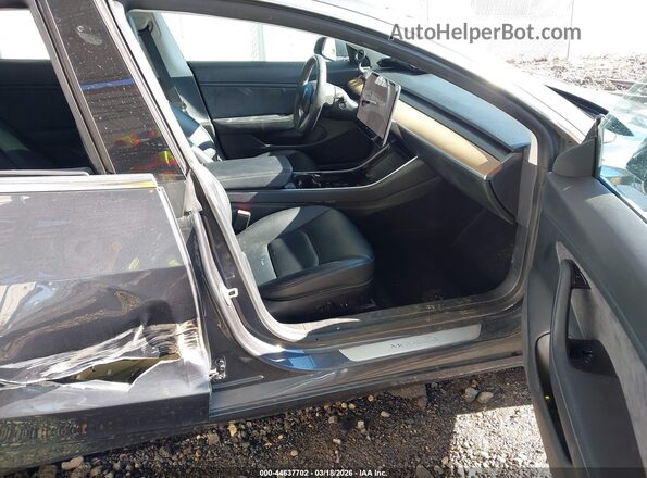 5YJ3E1EB1LF663761 2020 TESLA MODEL 3 Серый Вид салона спереди