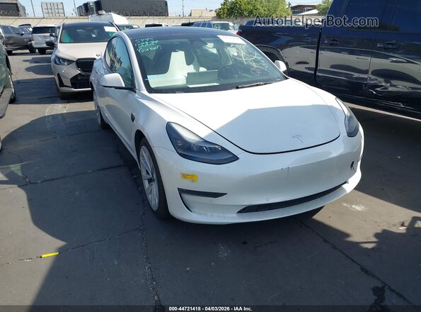 5YJ3E1EB3NF180372 2022 TESLA MODEL 3 Белый Передняя правая четверть