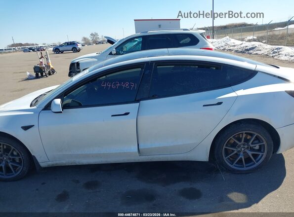 5YJ3E1EB3NF268581 2022 TESLA MODEL 3 White Սալոնի հետևի տեսք
