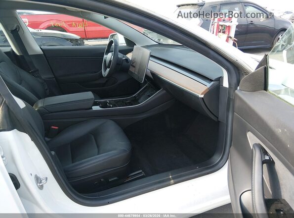 5YJ3E1EB4KF452987 2019 TESLA MODEL 3 Белый Вид салона спереди