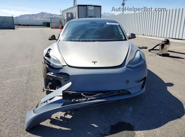 5YJ3E1EB5JF070689 2018 TESLA MODEL Silver Vista frontal