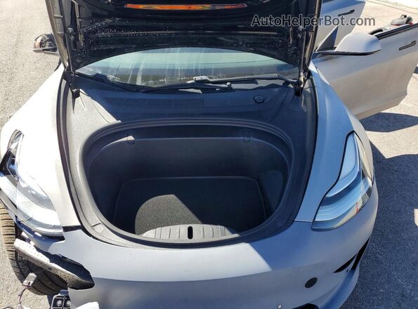 5YJ3E1EB5JF070689 2018 TESLA MODEL Silver Vista interior trasera