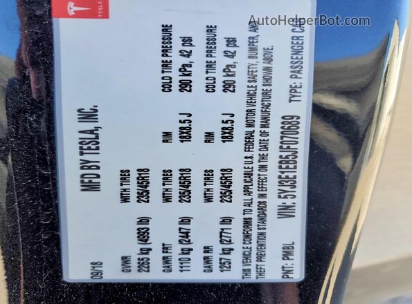 5YJ3E1EB5JF070689 2018 TESLA MODEL Silver Vista del compartimento del motor