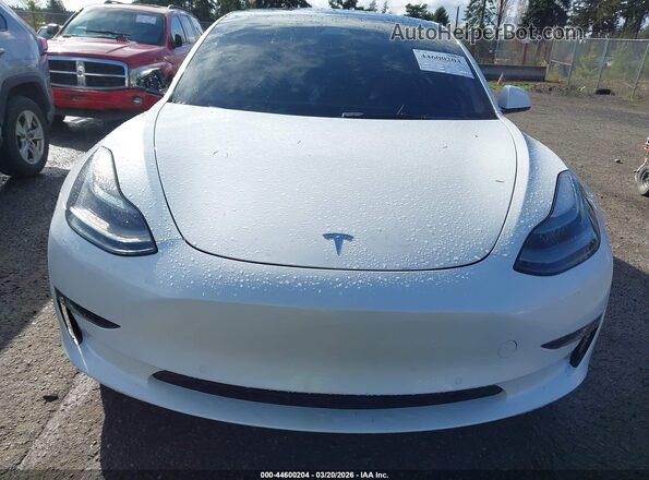 5YJ3E1EB5NF328294 2022 TESLA MODEL 3 White Widok wnętrza z tyłu
