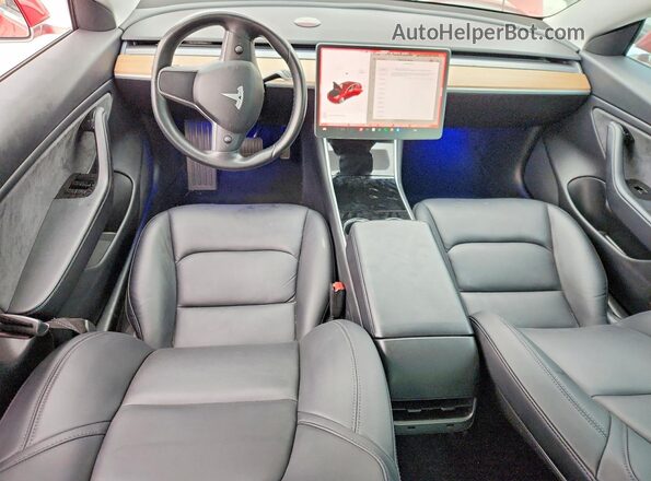 5YJ3E1EB6JF088103 2018 TESLA MODEL Красный Вид панели приборов