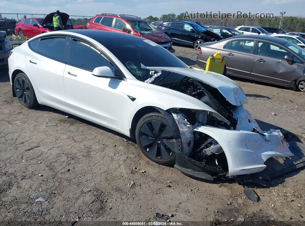 5YJ3E1EB6RF807183 2024 TESLA MODEL 3 Белый Передняя правая четверть