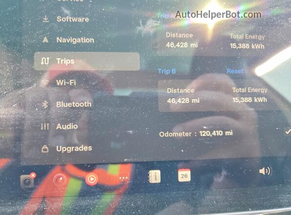 5YJ3E1EB7NF286369 2022 TESLA MODEL Красный Вид щитка приборов