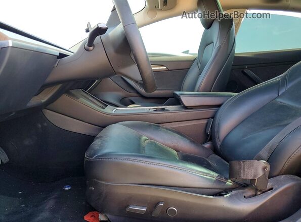5YJ3E1EB7NF286369 2022 TESLA MODEL Красный Вид салона спереди