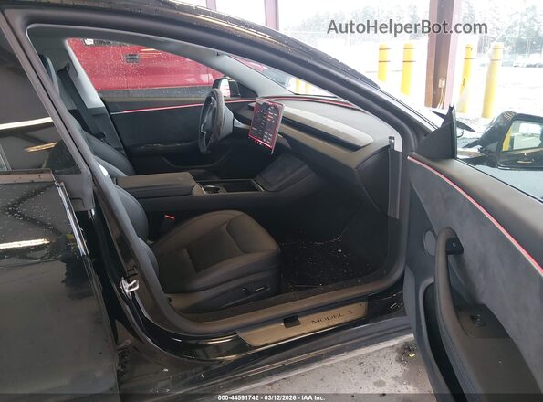 5YJ3E1EB7SF079346 2025 TESLA MODEL 3 Black Вид салону спереду