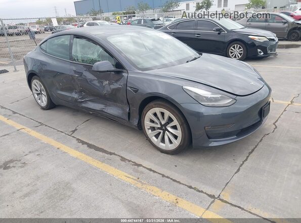 5YJ3E1EB8NF234250 2022 TESLA MODEL 3 Серебряный Передняя правая четверть