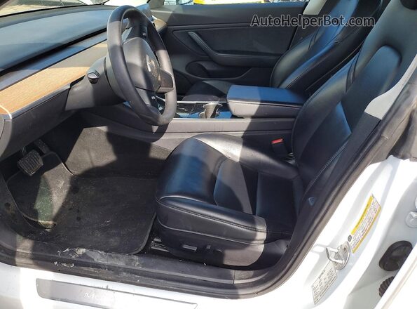 5YJ3E1EB9LF512182 2020 TESLA MODEL Белый Вид салона спереди