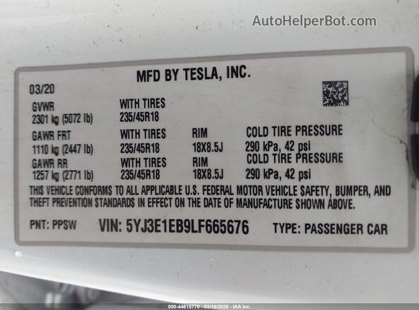 5YJ3E1EB9LF665676 2020 TESLA MODEL 3 White Widok komory silnika