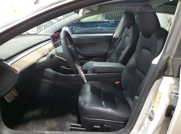 5YJ3E1EC2LF641471 2020 TESLA MODEL Белый Вид салона спереди