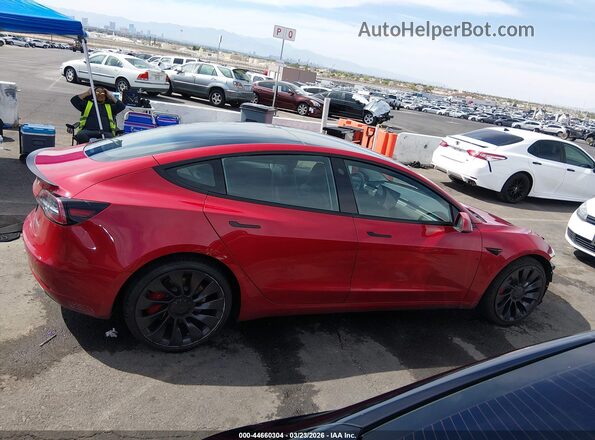 5YJ3E1EC4NF122893 2022 TESLA MODEL 3 Red Widok wnętrza z tyłu