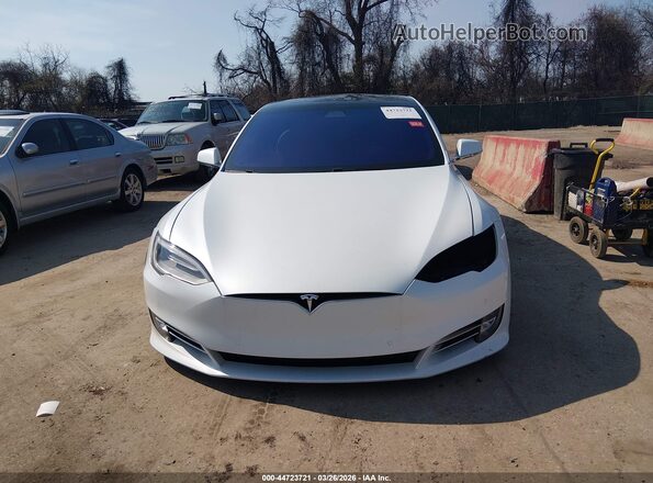 5YJSA1E28LF413246 2020 TESLA MODEL S Белый Вид спереди