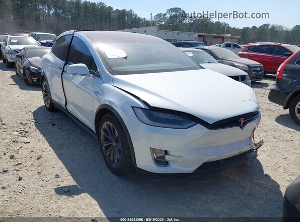 5YJXCBE22JF089715 2018 TESLA MODEL X White Przód prawy