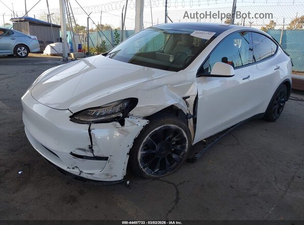 5YJYGDEE1MF233080 2021 TESLA MODEL Y Белый Передняя левая четверть