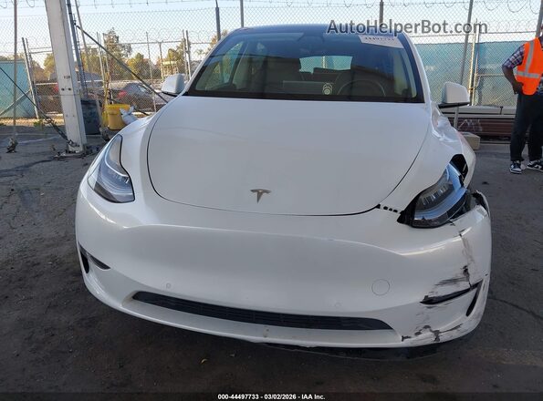 5YJYGDEE1MF233080 2021 TESLA MODEL Y Белый Вид панели приборов