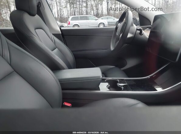 5YJYGDEE7MF117897 2021 TESLA MODEL Y White Front interior view
