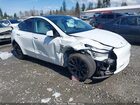 2021 Tesla Model Y Long Range Dual Motor All-wheel Drive White vin: 5YJYGDEE8MF304002