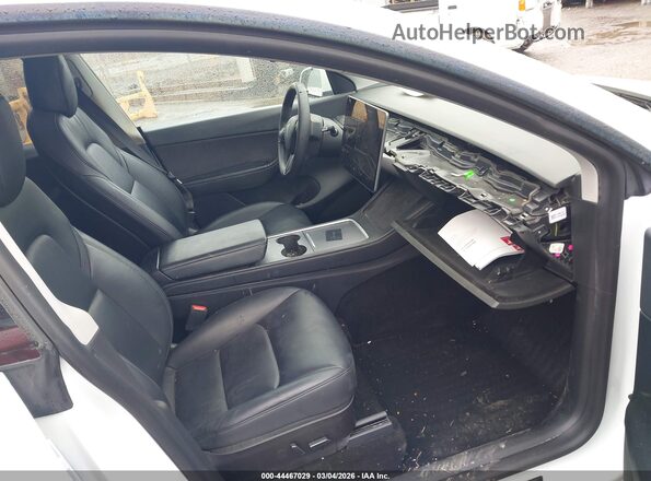 5YJYGDEF0MF209832 2021 TESLA MODEL Y Белый Вид салона спереди