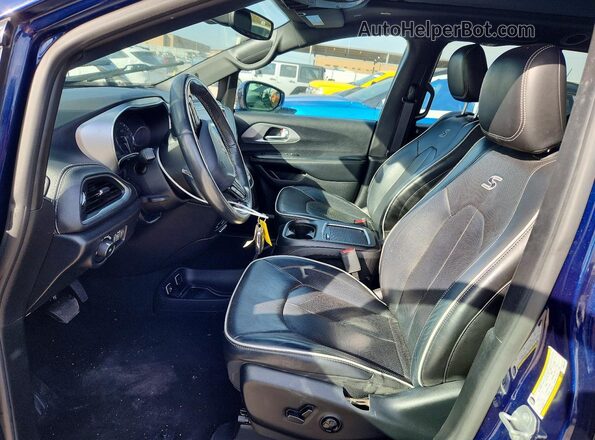 2C4RC1GG2KR681780 2019 CHRYSLER PACIFICA Blue Widok deski rozdzielczej