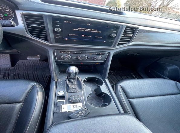 1V2LR2CA0JC586605 2018 VOLKSWAGEN ATLAS Белый Вид задних сидений