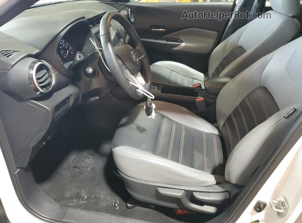 3N1CP5DV8ML473880 2021 NISSAN KICKS White Vista interior delantera