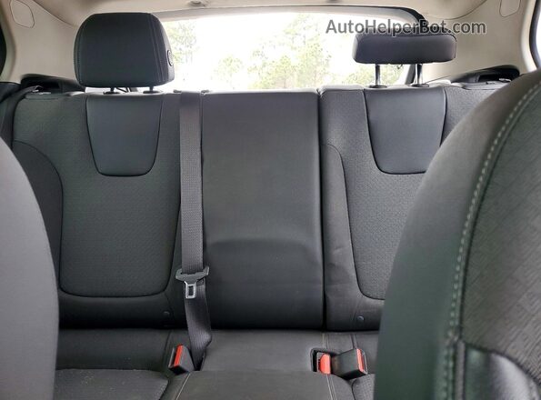 KL4AMBS25RB138602 2024 BUICK ENCORE White Widok wnętrza z tyłu