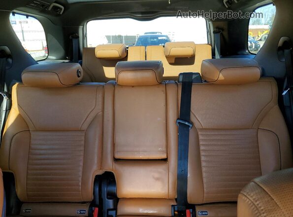 SALRHBBK4HA043944 2017 LAND ROVER DISCOVERY White Widok wnętrza z tyłu