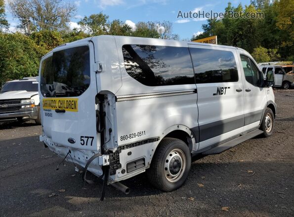 1FMZK1Y86NKA59689 2022 FORD PASSENGER White Передня права чверть