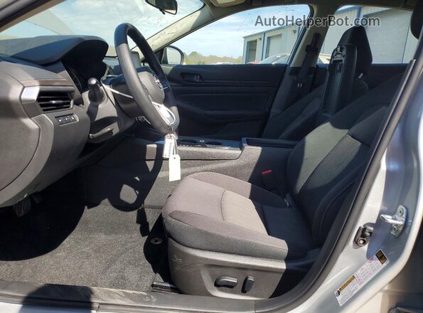 1N4BL4DW3TN306810 2026 NISSAN ALTIMA Silver Widok wnętrza z przodu
