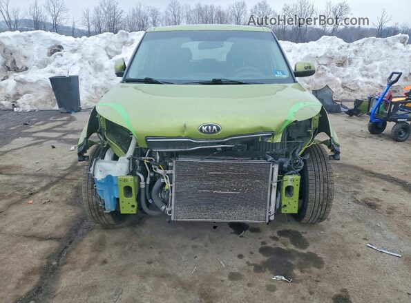 KNDJN2A26J7903358 2018 KIA SOUL Зеленый Вид спереди