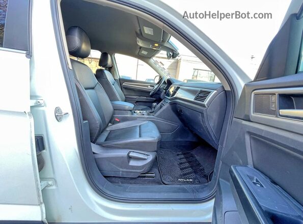 1V2LR2CA0JC586605 2018 VOLKSWAGEN ATLAS Белый Вид сзади